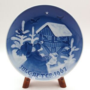 Bing & Grondahl BG 1967 Christmas Joy Birdhouse Plate Jule Aften Copenhagen